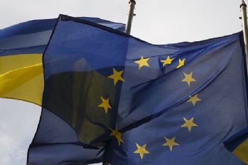 Der Spiegel: AB'ye çifte tokat