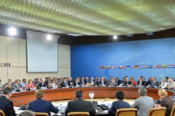 Dilipak: NATO Türkiye'ye ihanet ediyor