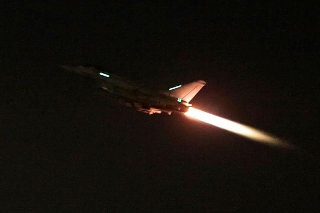 الحوثي: 4 غارات أمريكية بريطانية تستهدف الحديدة