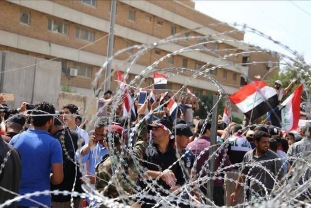 العراق.. المئات يطالبون بالتراجع عن إقالة قائم مقام 'الرفاعي'