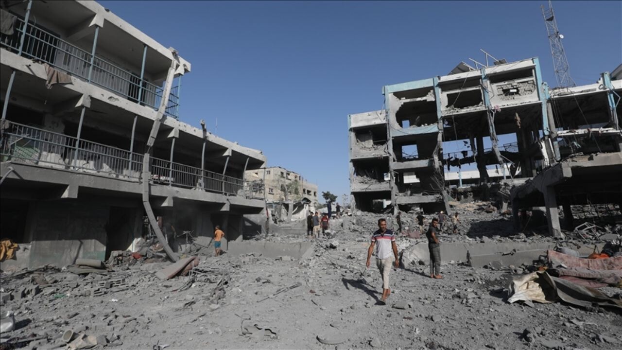 'Bilim Susturuluyor: Gazze'de Üniversiteler Mezarlığa Döndü'