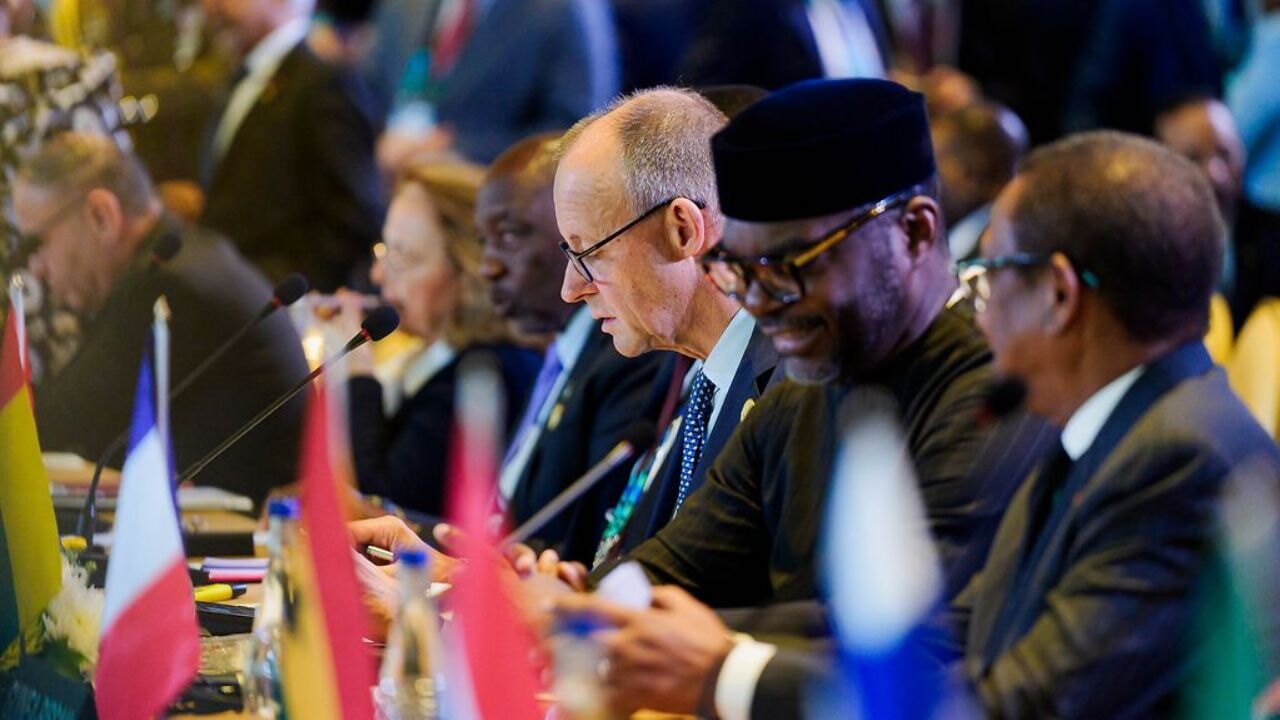 Merz'den hammadde hamlesi: 'Afrika'yı başkalarına bırakamayız'