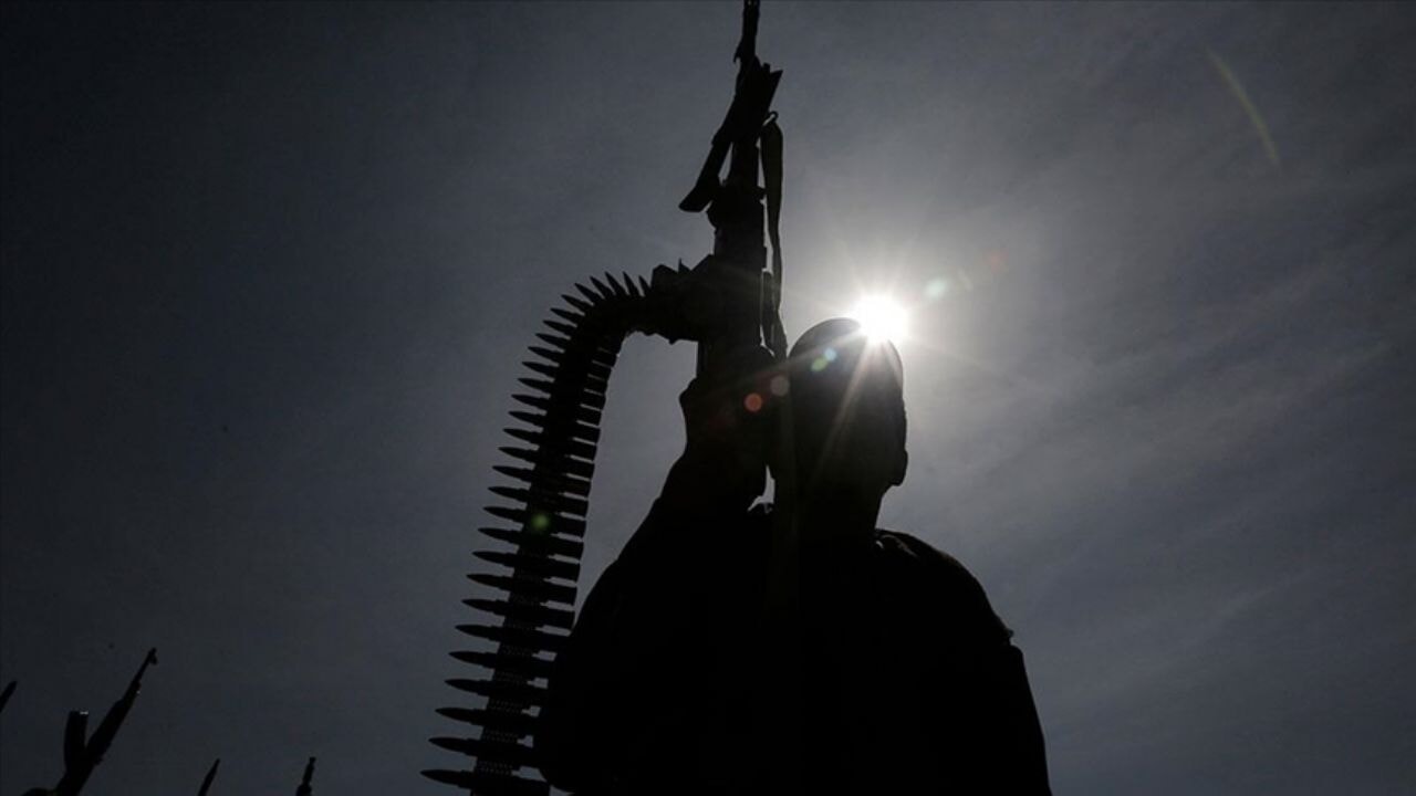 'Milyonlarca Siyonist Sığınaklara Kaçtı!' Husiler'den İsrail'e Hipersonik Füze Darbesi