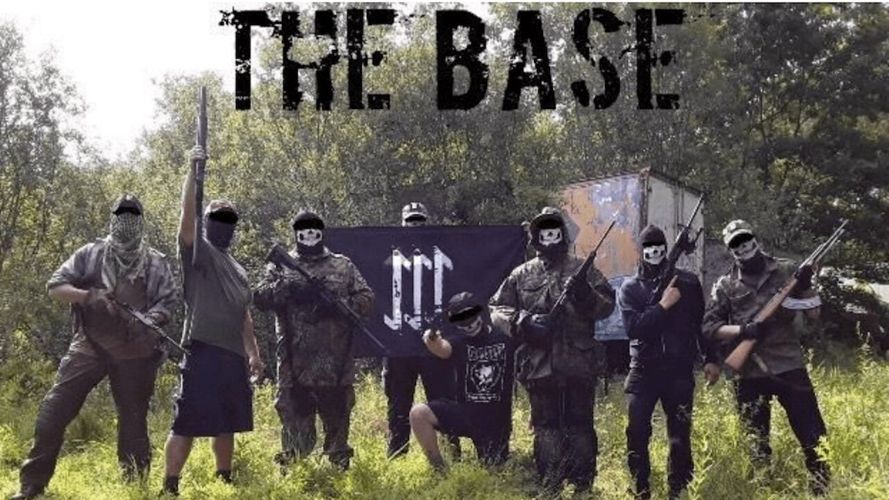 Neo-Nazi grubunun lideri Rus casusu çıktı