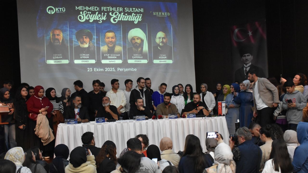 'Mehmed: Fetihler Sultanı' oyuncuları öğrencilerle buluştu