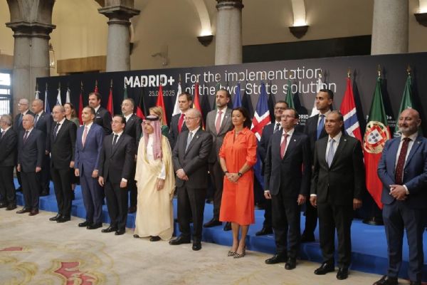 20 ülke Filistin için toplandı