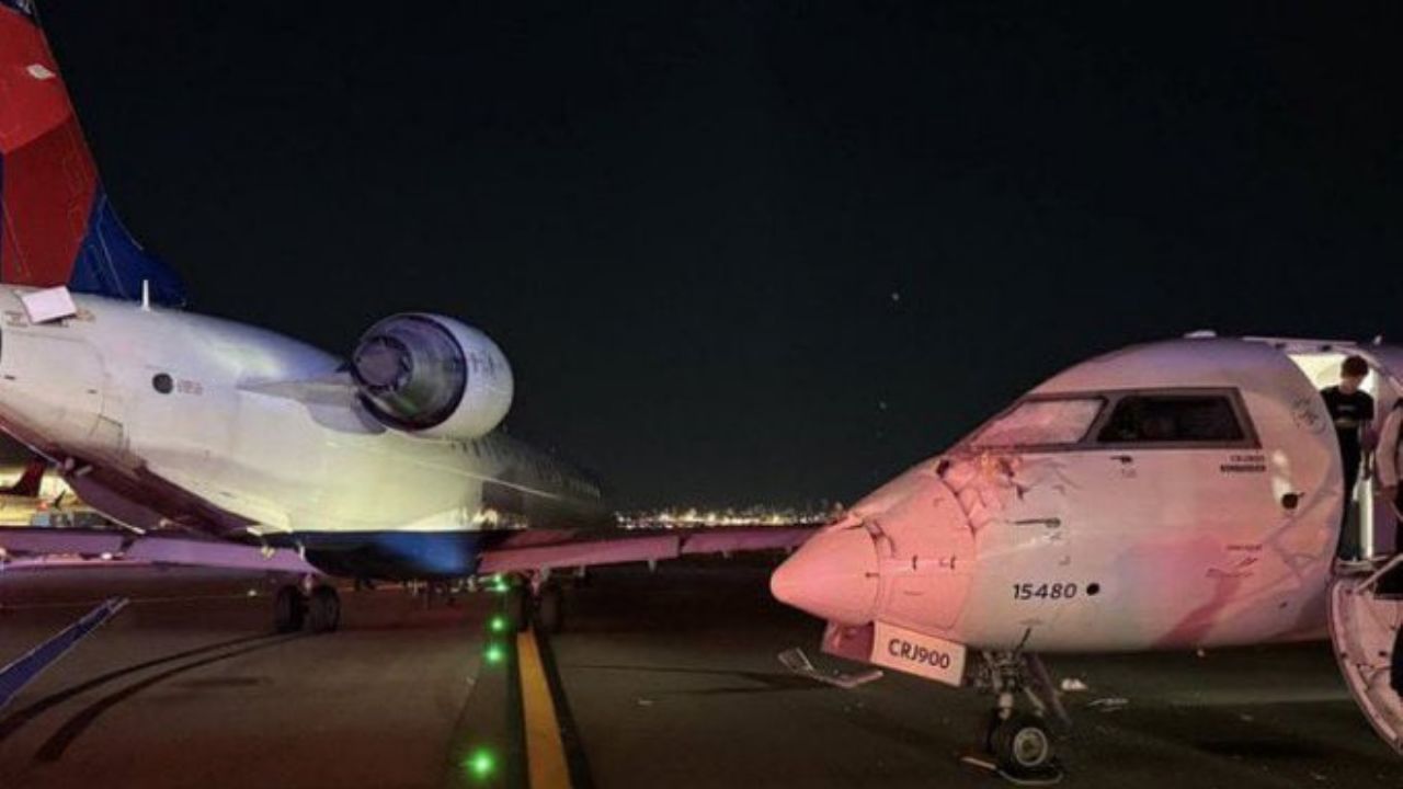 ABD'de iki yolcu uçağı çarpıştı