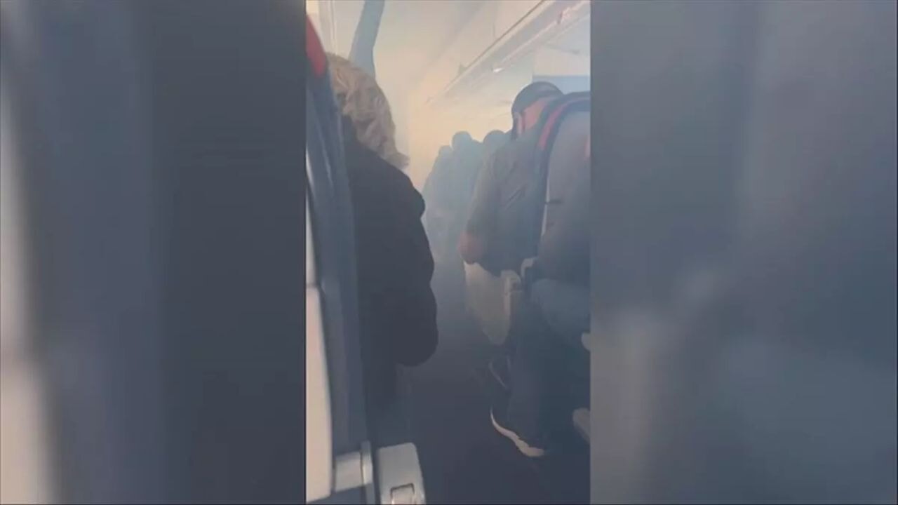 ABD'de uçak paniği! Kabin dumanla doldu, yolcular tahliye edildi