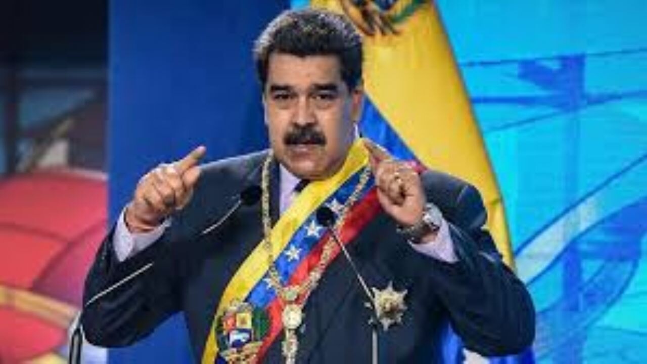ABD savaş gemilerini Karayiplere gönderdi, Venezuela rest çekti