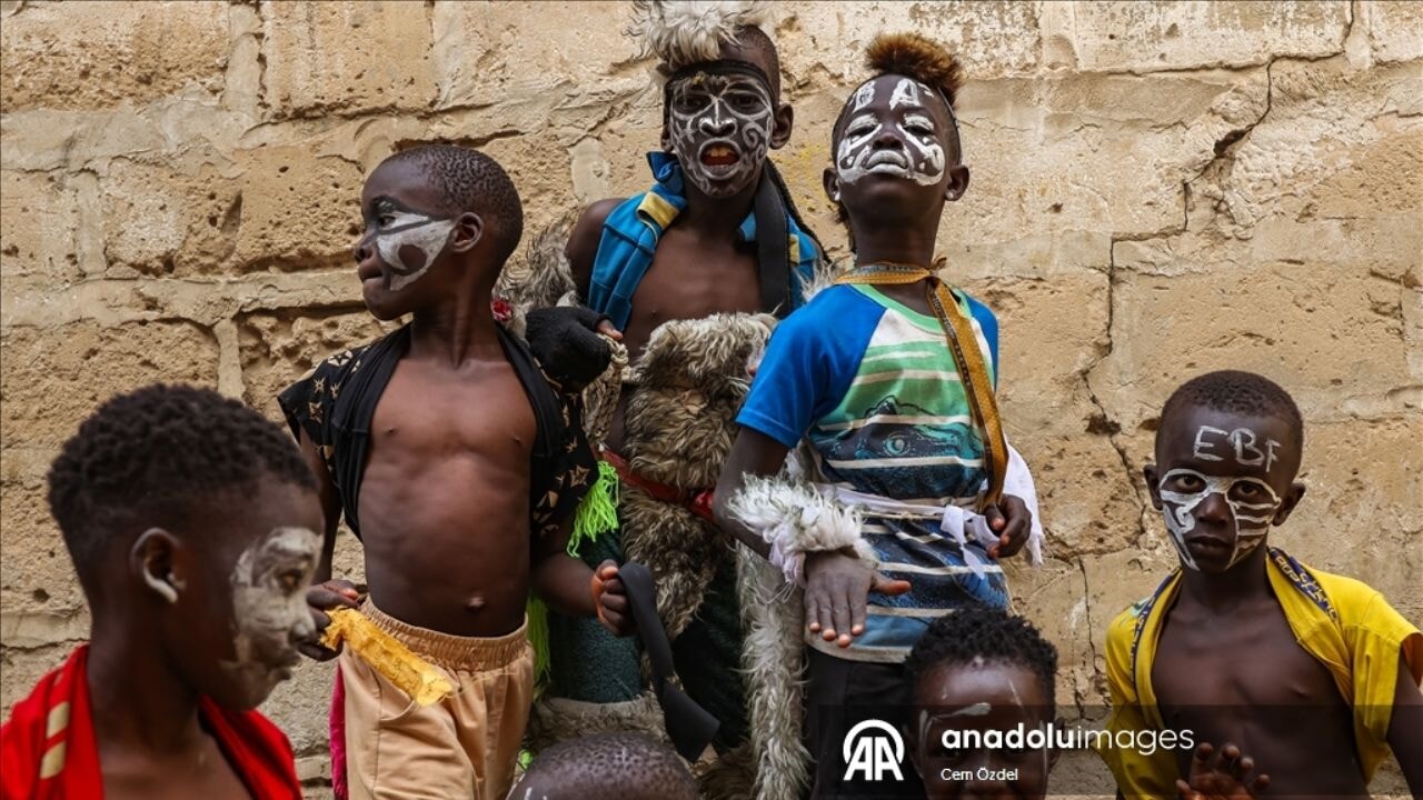 Afrika'nın kalbinde kültürel patlama: Dakar'da 'simb' rüzgarı