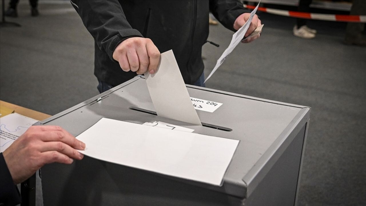 Almanya'da 19 Türk asıllı aday milletvekili seçildi