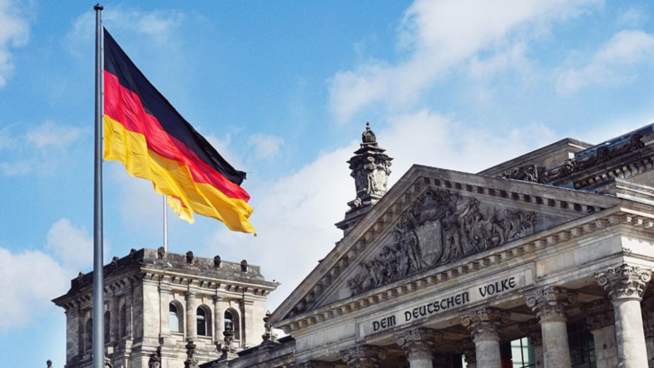 Almanya'da gençlere 'askerlik mektubu' gönderiliyor