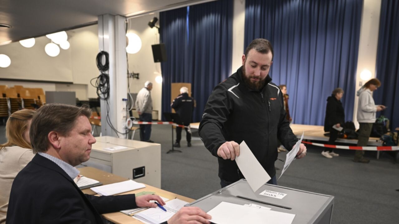 Almanya'daki seçimde ABD etkisi: Scholz yenildi, AfD ikinci parti çıktı!