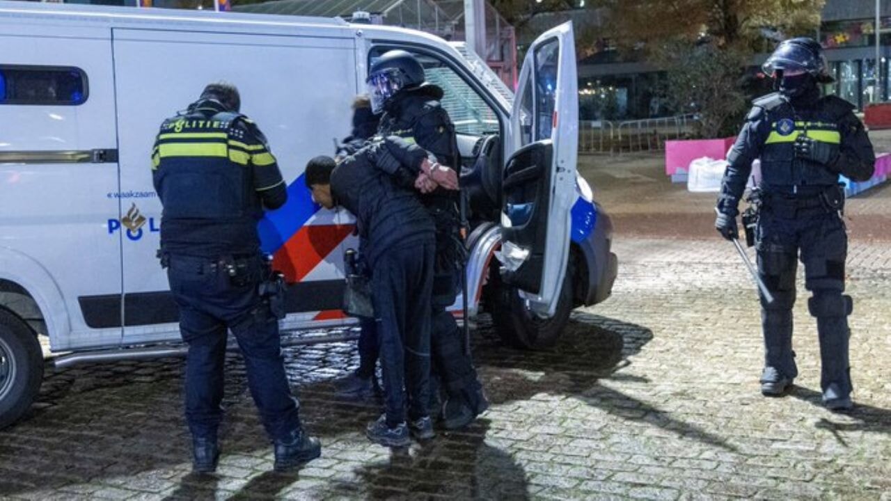 Amsterdam'da Yahudi okulunda patlama