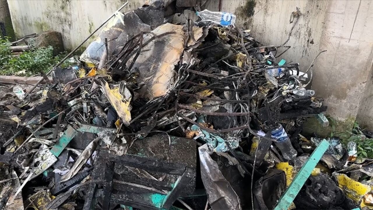 Bangladeş'te askeri uçak okul kampüsüne düştü: 20 ölü