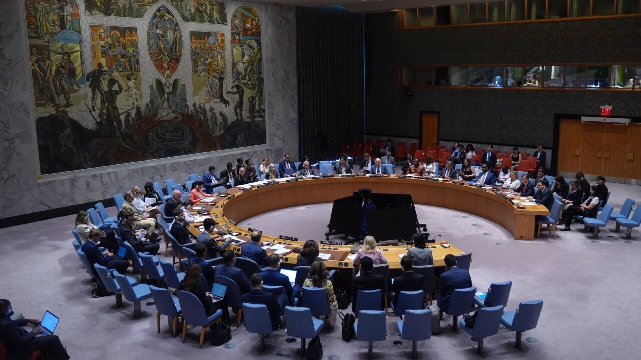 BM'de şok sözler: Bebekler açlıktan ölüyor, biz kalori sayıyoruz