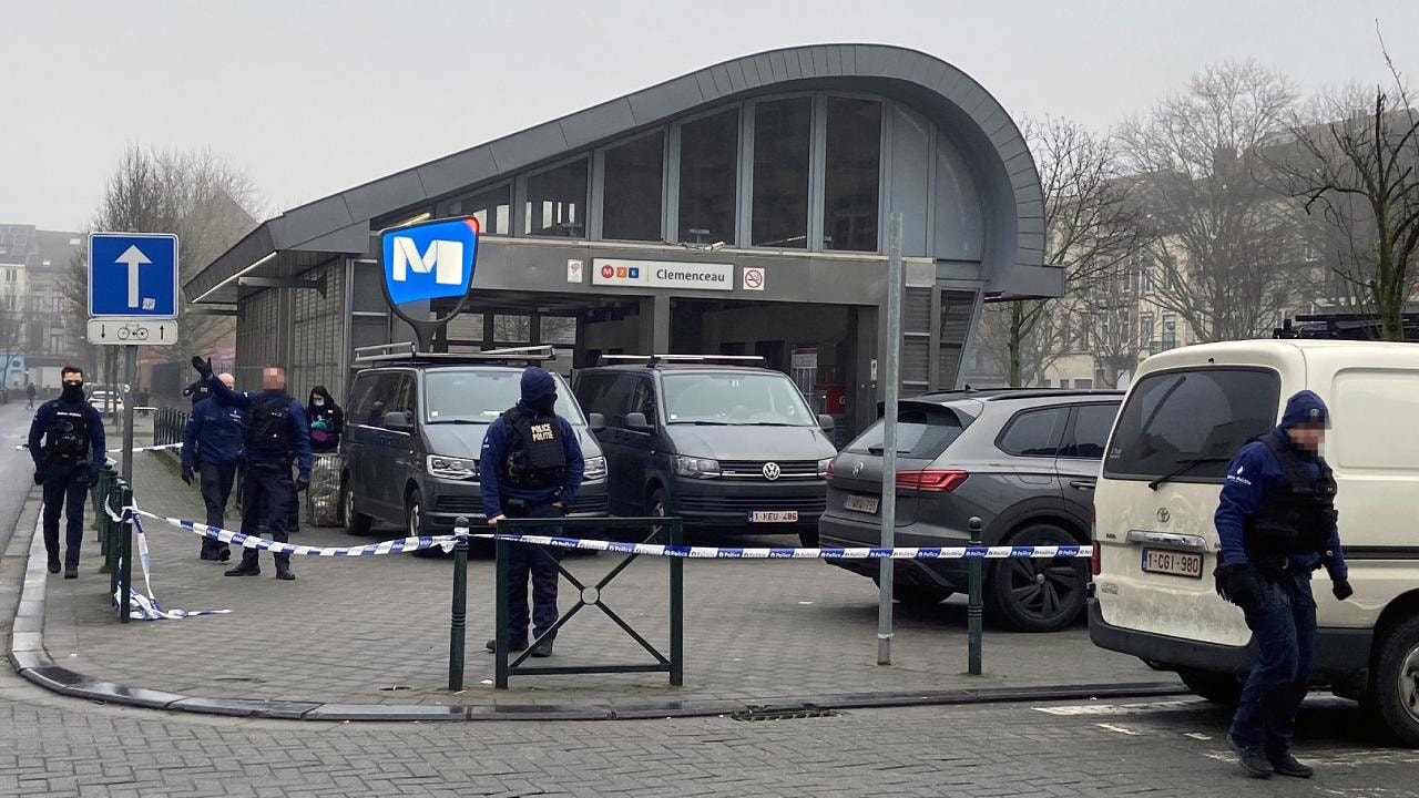Brüksel'de silahlı saldırı: Metro seferleri iptal