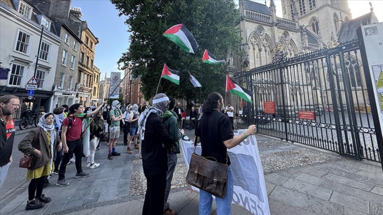 Cambridge öğrencilerinden Gazze eylemi