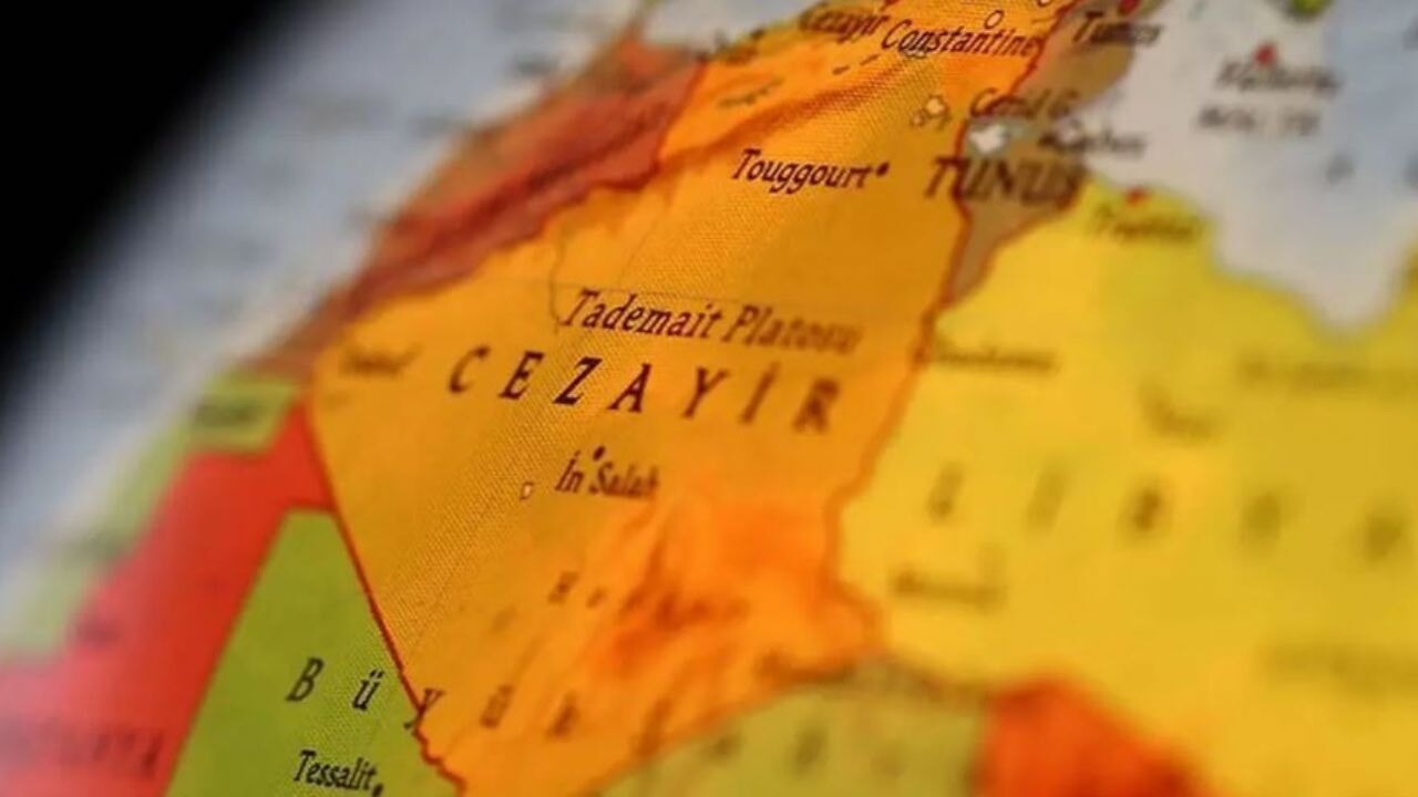 Cezayir'de Başbakan Garib'e yeni hükümet kurma görevi