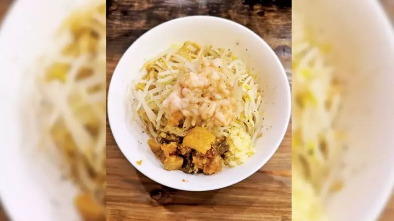 Dükkanına kötü yorum yapanları bulana ödül