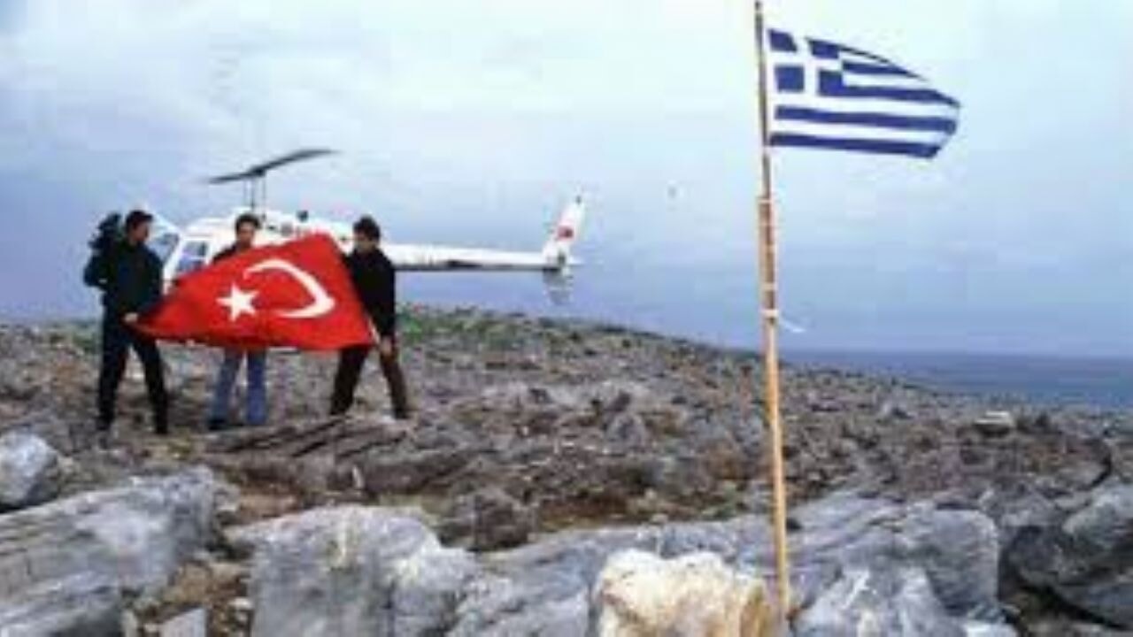 Ege'de yeni kriz kapıda: Yunanistan'dan skandal askeri açıklama!