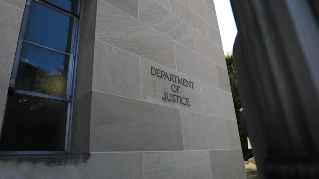 Epstein belgeleri krizi! ABD'den Trump açıklaması