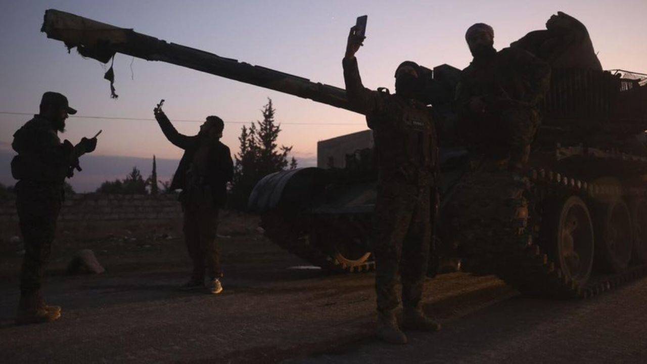 Esad rejiminden zorla askere alma kararı