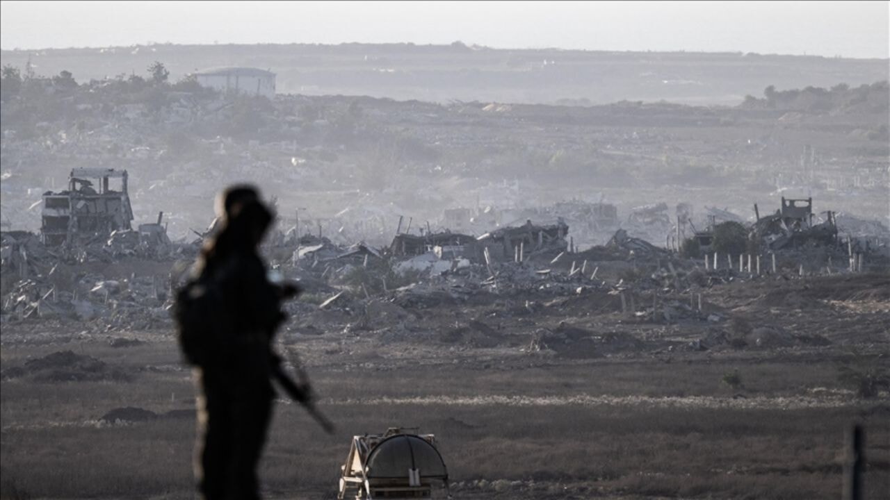 Eski İsrail Başbakanı da Netanyahu'ya tepkili