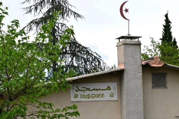 Fransa'da camide Müslüman genci katletmişti! saldırgan psikiyatriye sevk edildi