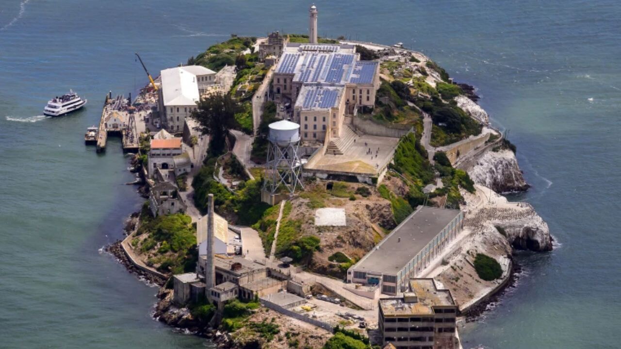 Göçmenleri 'Timsah Alcatraz' hapishanesine gönderecek!