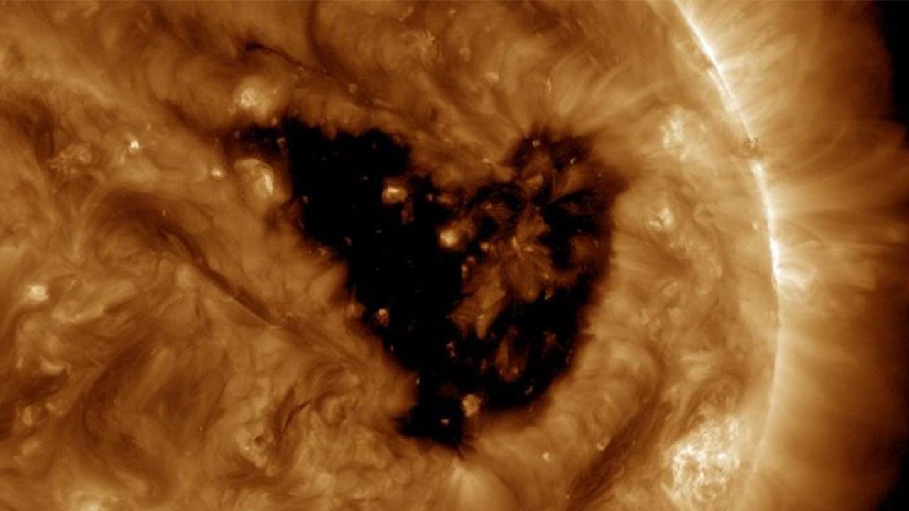 Güneş Dünya'ya dev kalp gönderdi