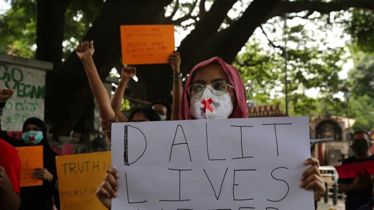 Hindistan'da genç kıza aile üyeleri dahil arkadaşları ve komşuları tecavüz etti!