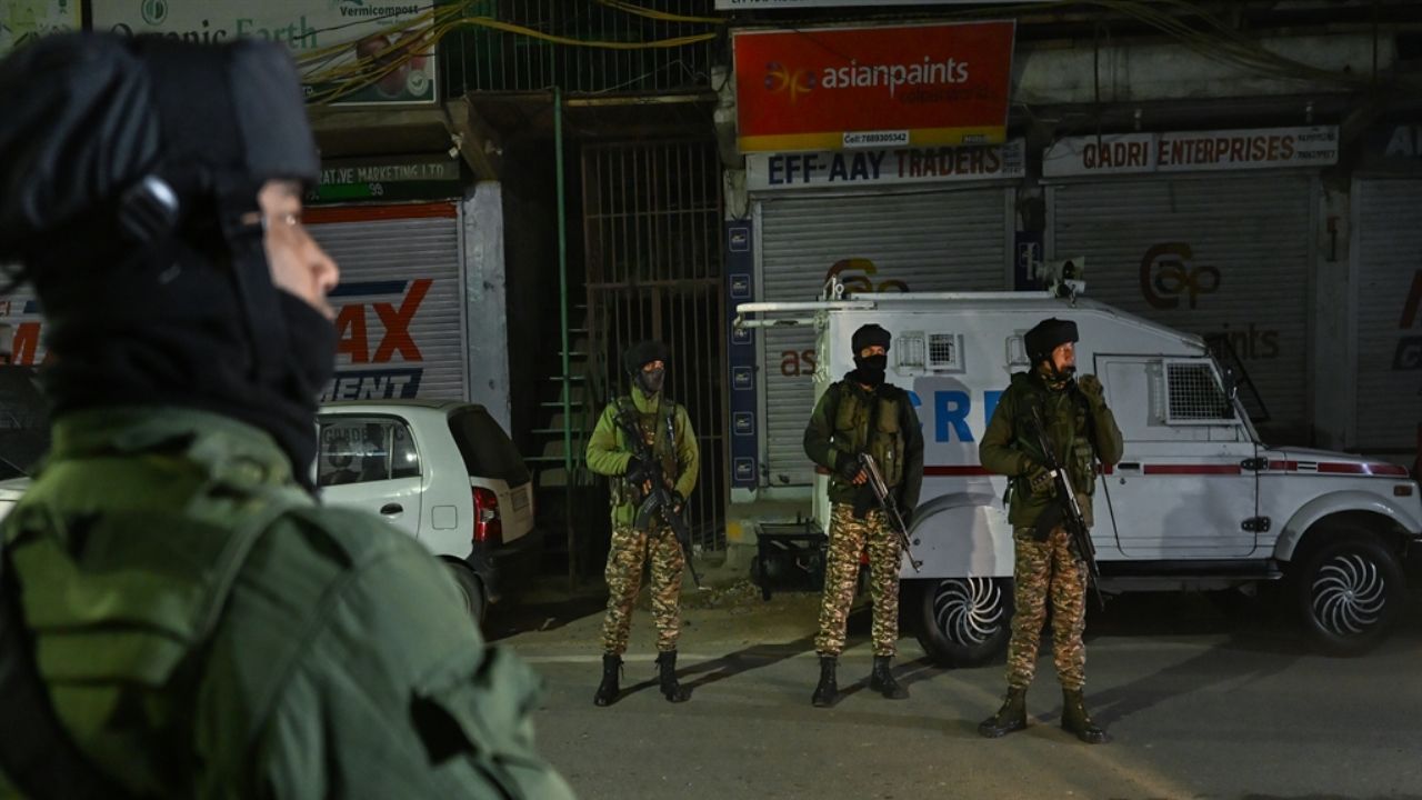 Hindistan'da patlama: 9 ölü, 32 yaralı