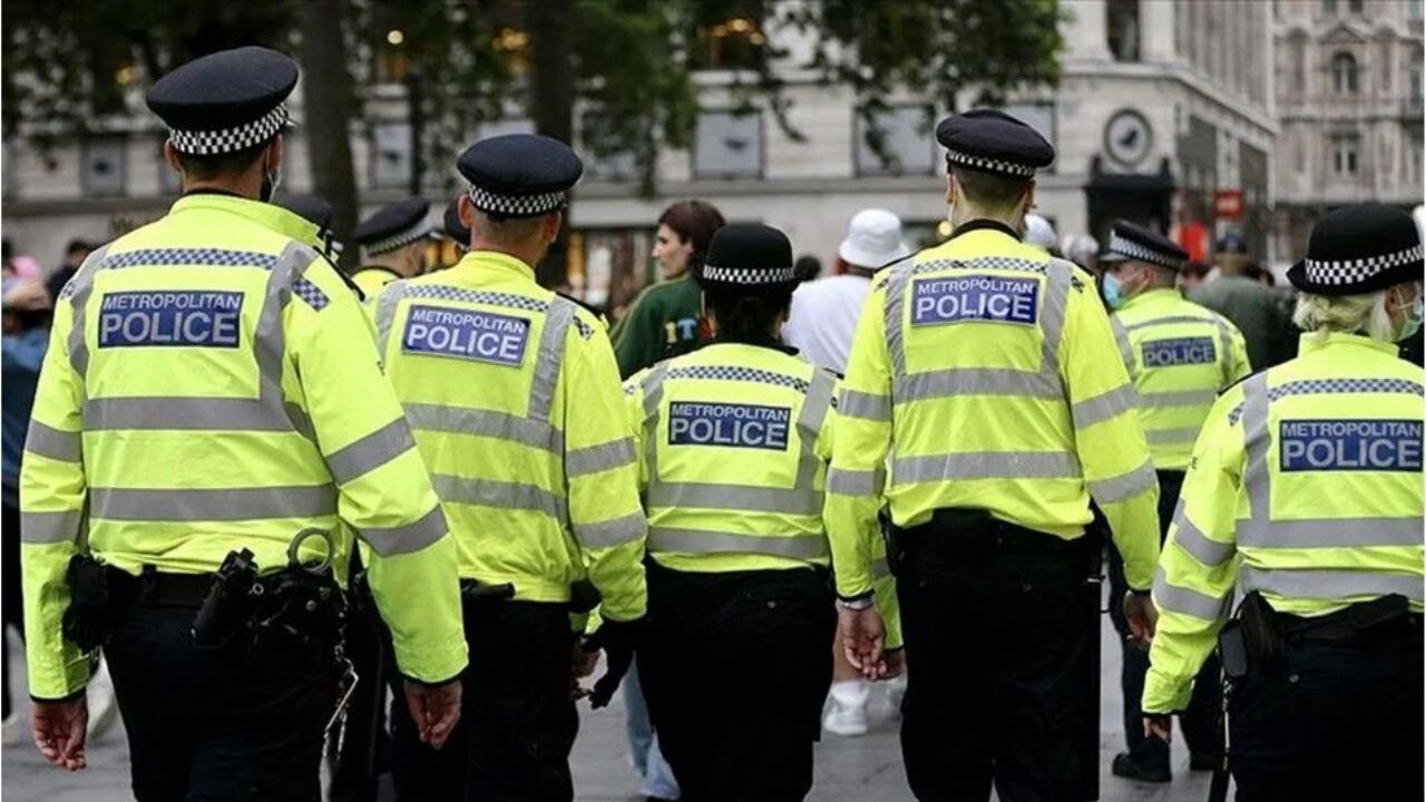 İngiltere 3 grubu terör örgütü ilan edecek