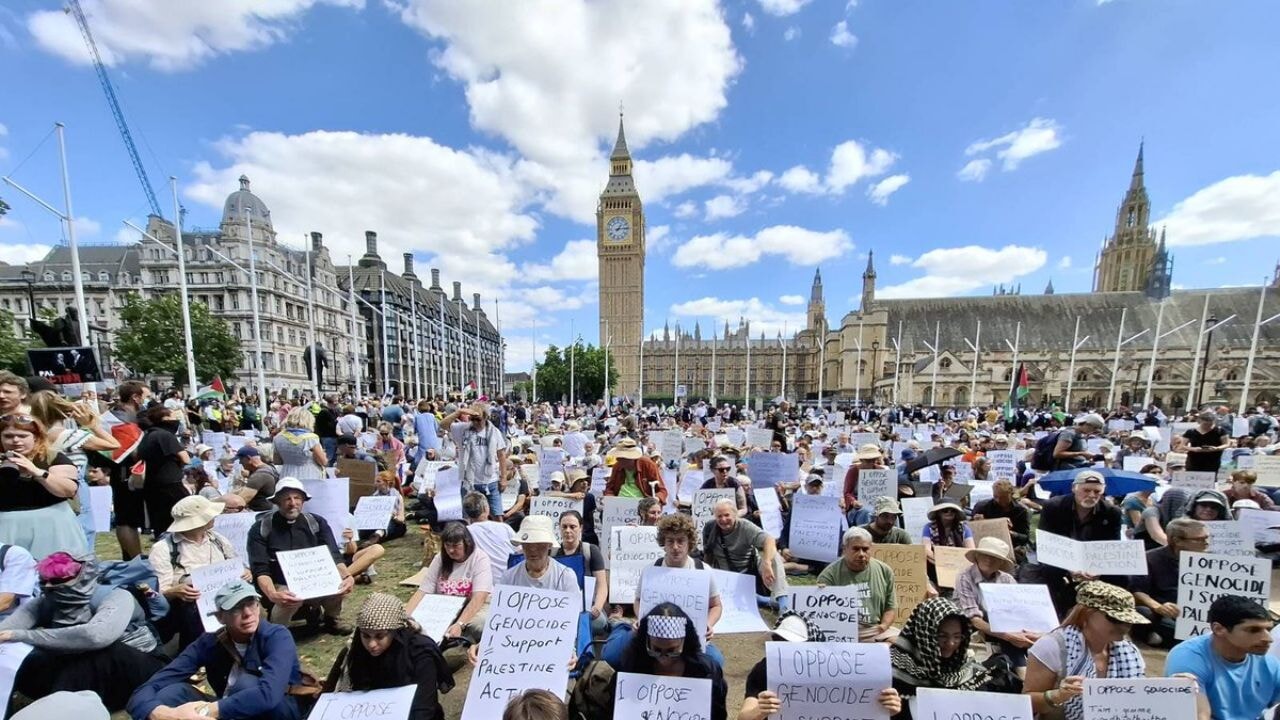İngiltere'yi sarsan örgüt: Yaşlıların Gazze eyleminde 521 gözaltı!