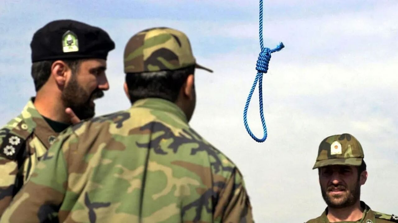 İran'da 3 kişi idam edildi