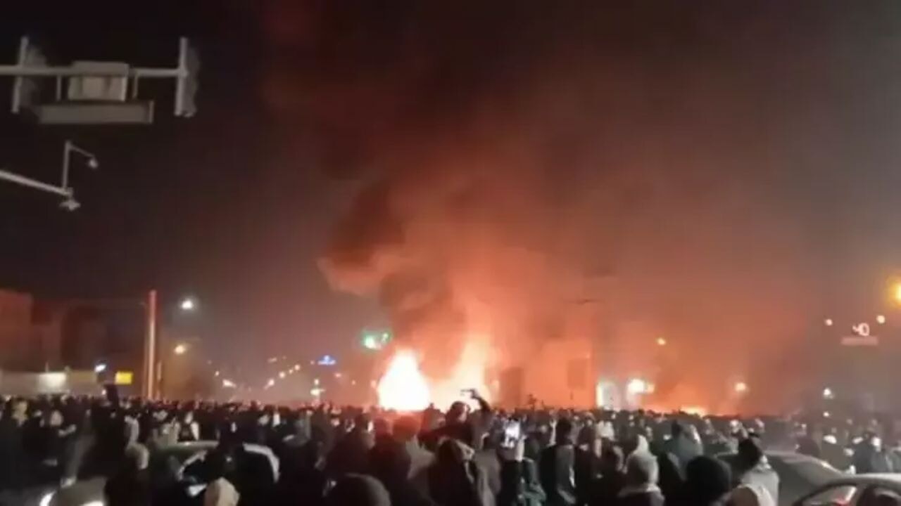 İran'da protestolar sürüyor, can kayıpları artıyor