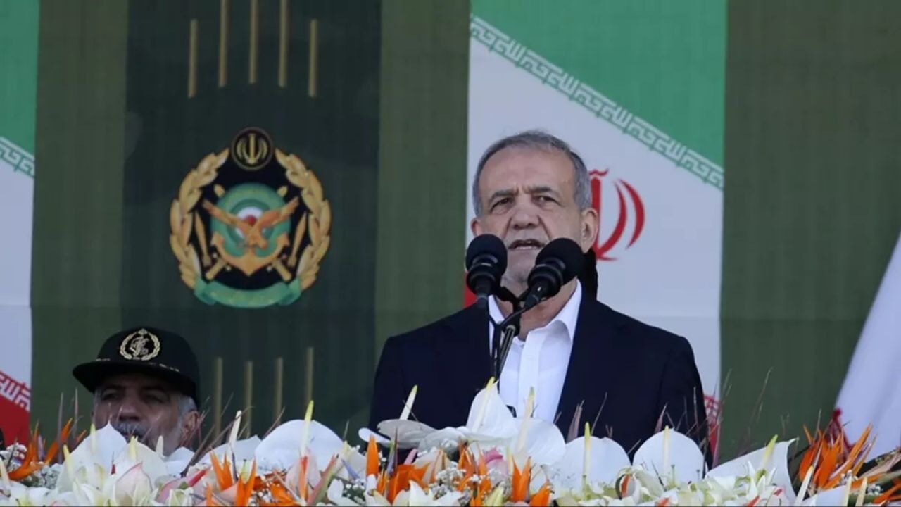 İran'dan Trump'a rest: 'Hiçbir zorbaya boyun eğmeyiz! 60 bin sivili biz mi öldürdük?'