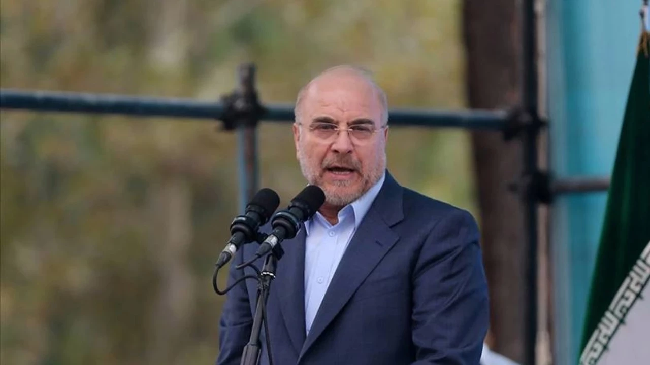 İran Meclis Başkanı'ndan Trump'a mesaj: 'Teslim olmayacağız ve cesurca savaşacağız'