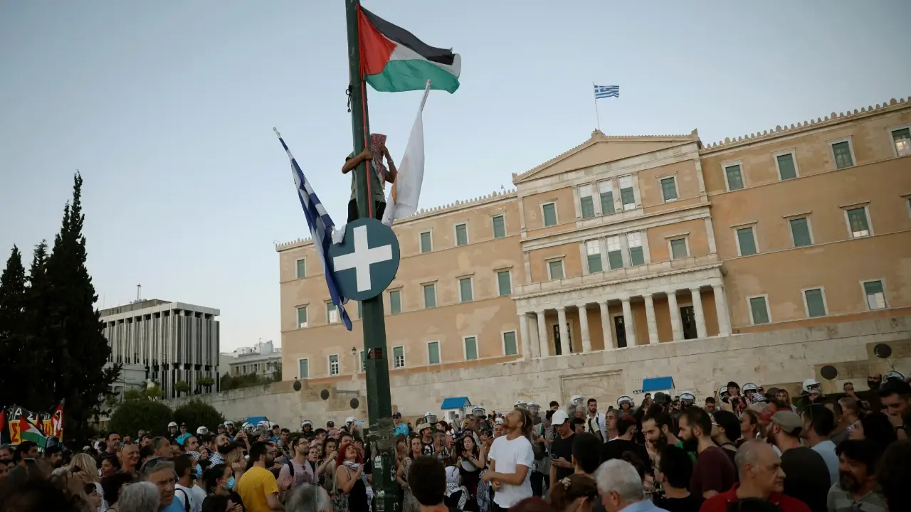 İsrail, Atina'daki büyükelçiliğini güvenlik gerekçesiyle boşalttı