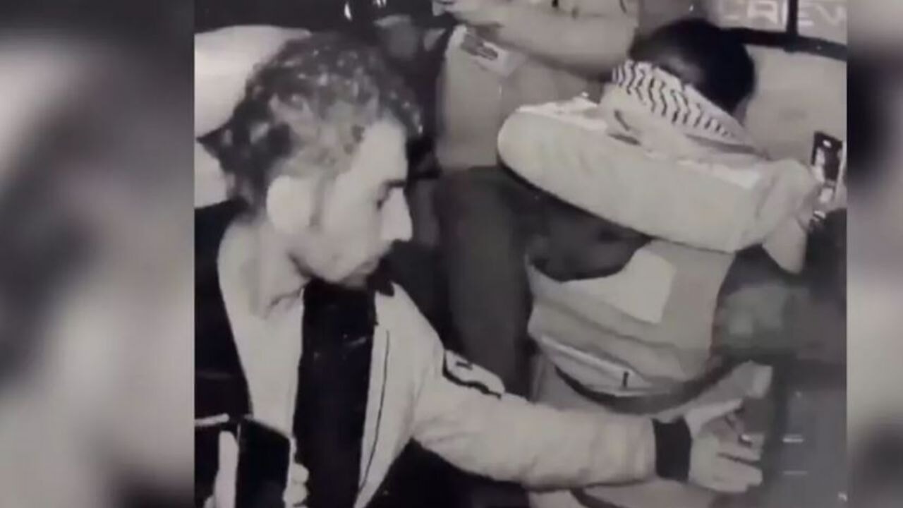 İsrail'den uluslararası sularda savaş suçu! Aktivistlerin üzerine kimyasal döktüler