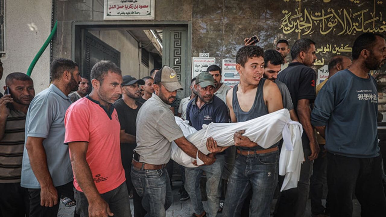 İsrail Gazze'de çadırları vurdu: 14 Filistinli hayatını kaybetti