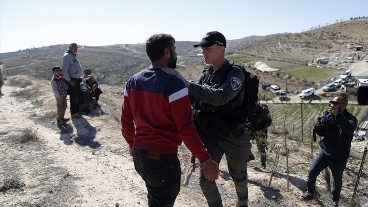 İsrail, Gazze'ye yardımı pazarlık aracı olarak kullanıyor