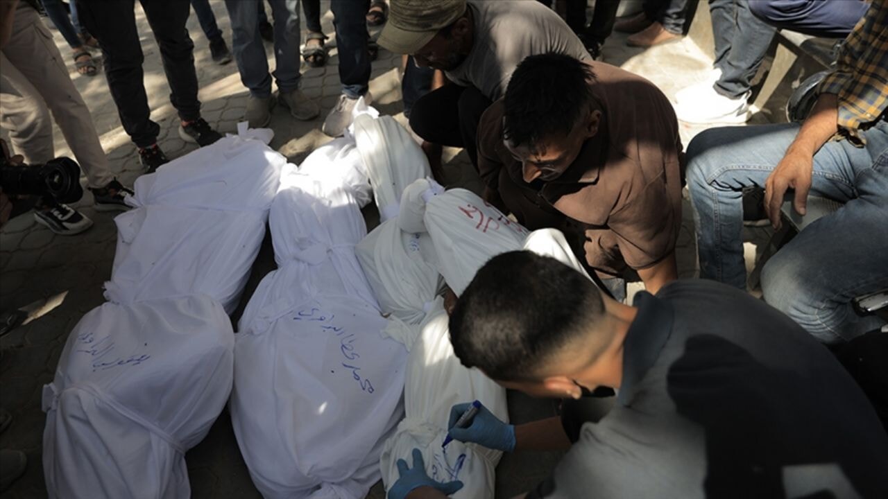 İsrail, Gazze'yi sabaha kadar bombaladı: 16 şehit