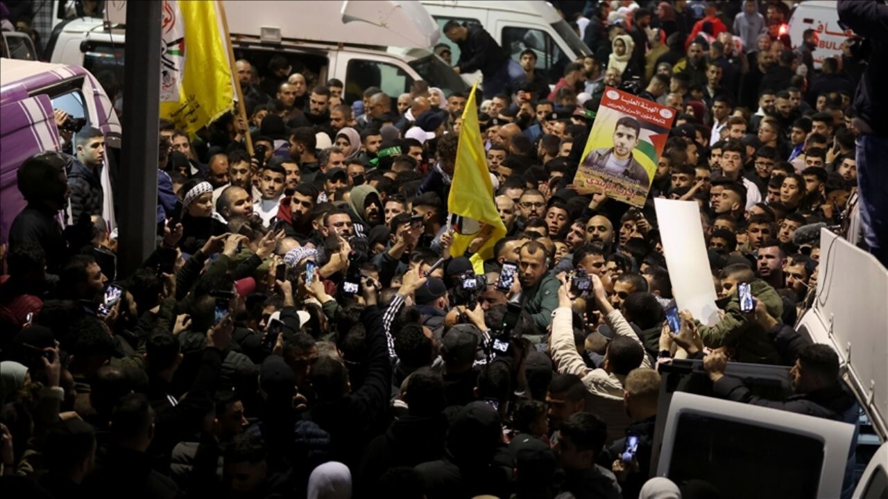 İsrail hapishanesinde 20 yıl kalan Filistinli Cear, özgürlüğüne kavuştu