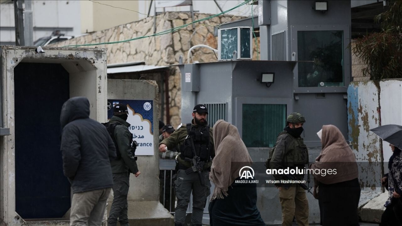 İsrail'in Kudüs'e giriş engelleri Filistinlileri yıldırmıyor