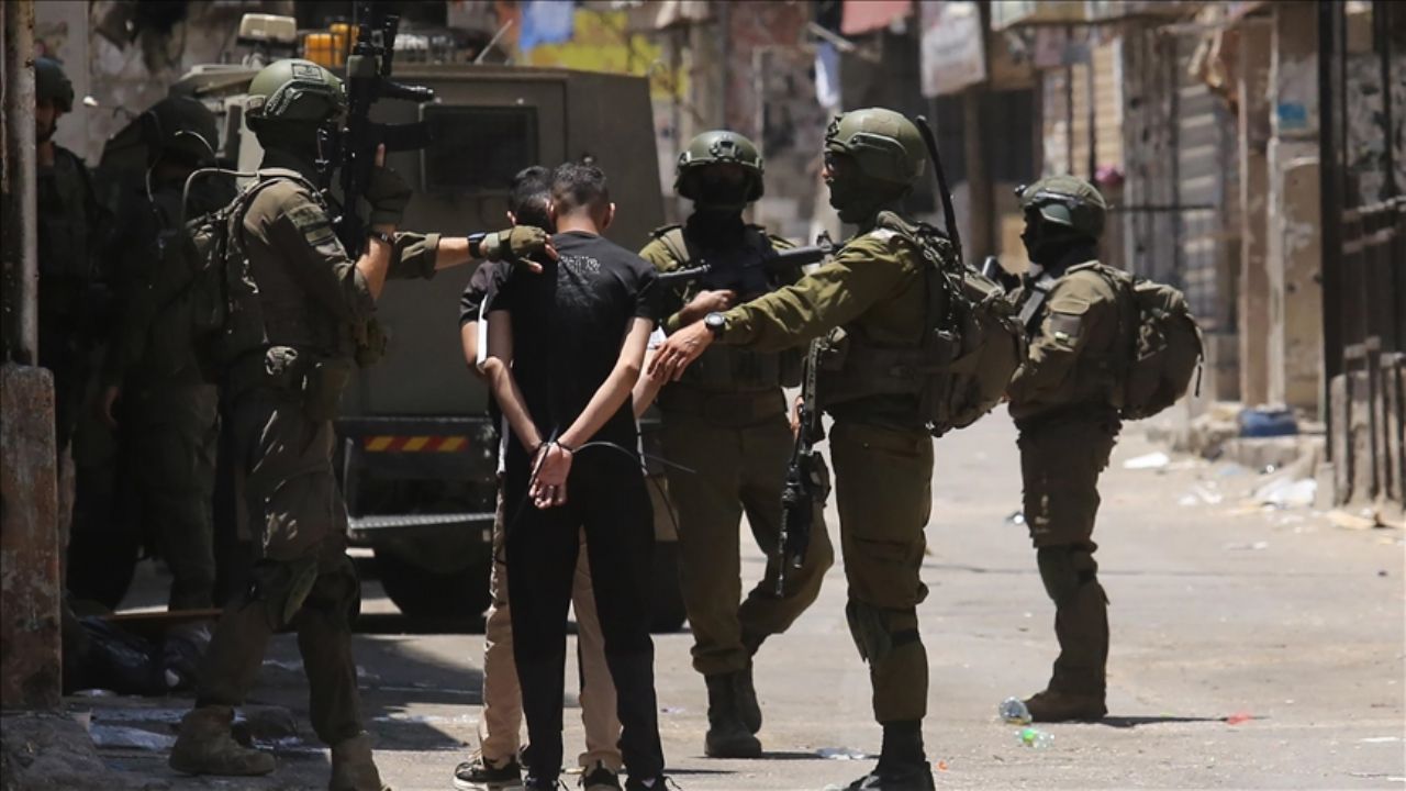 İsrail ordusu Batı Şeria'da terör estirdi! 44 Filistinli gözaltında
