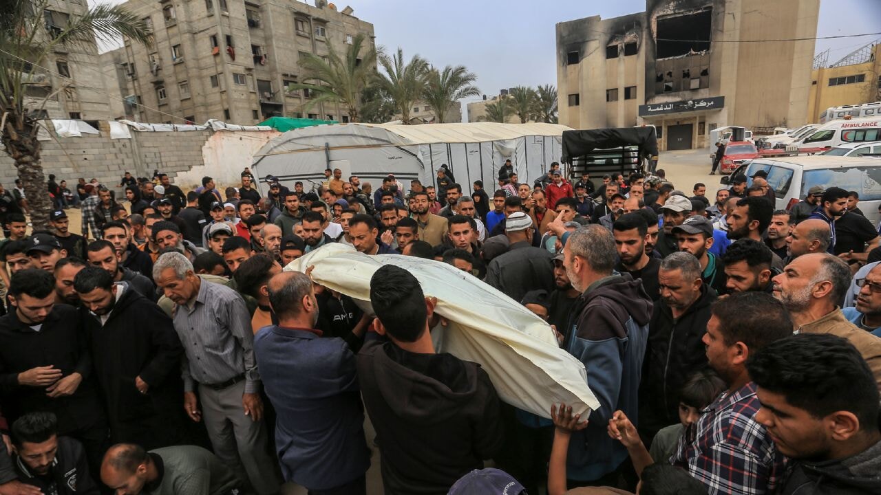 İsrail vahşeti: 70 yaşındaki Filistinliyi döverek öldürdüler