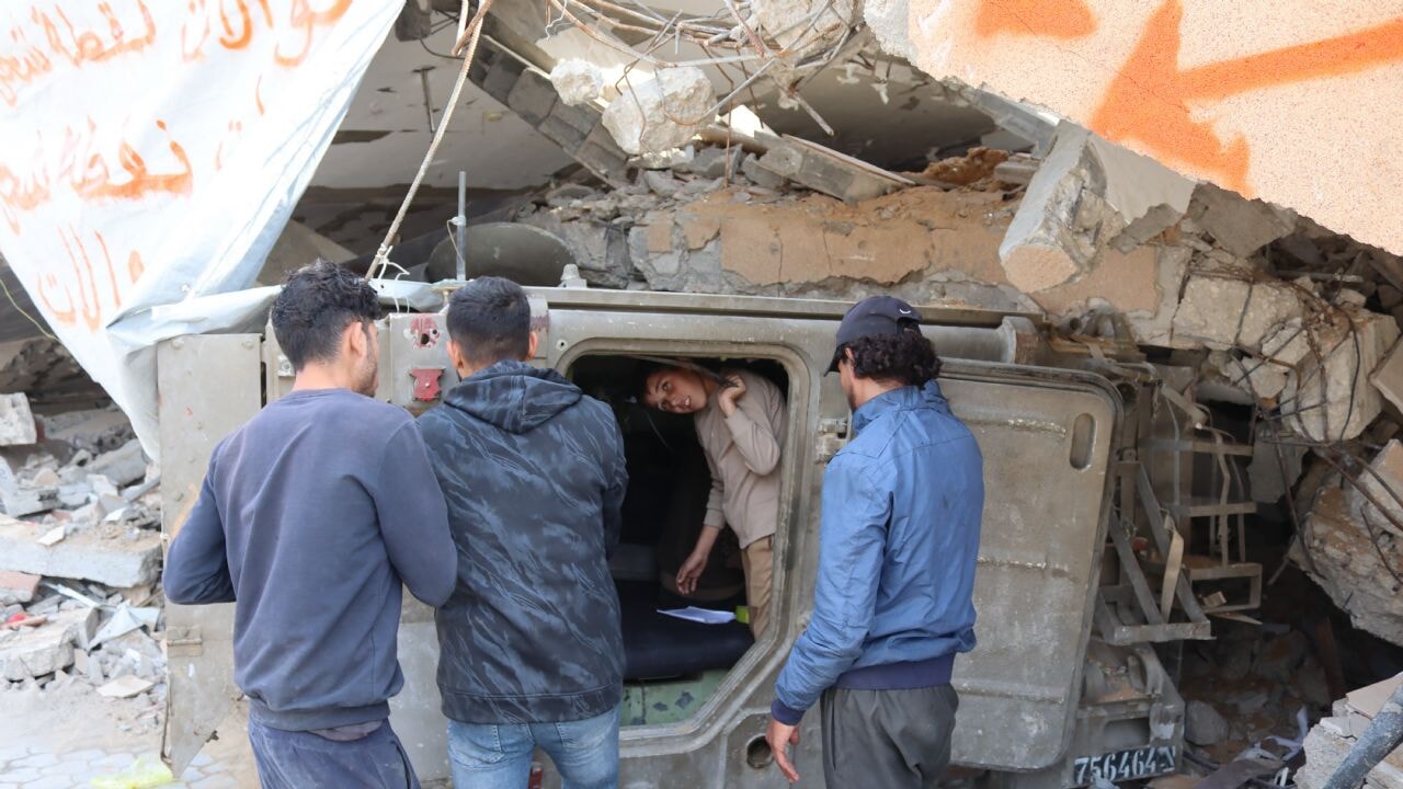 İsrail zırhlı aracını şarj istasyonuna çevirdi