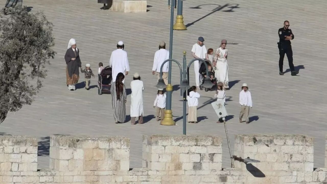 İsrailli işgalcilerin Mescid-i Aksa baskınları sürüyor